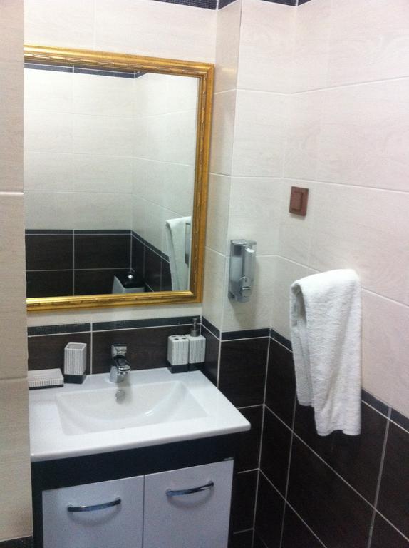 Green Land Hotel Aktobe Habitación foto