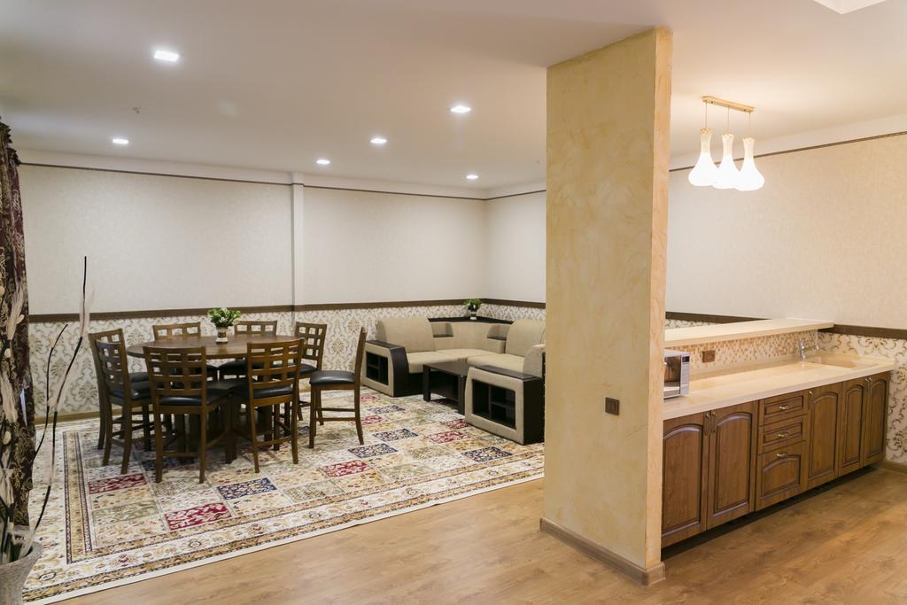 Green Land Hotel Aktobe Habitación foto