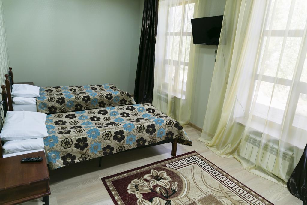 Green Land Hotel Aktobe Habitación foto