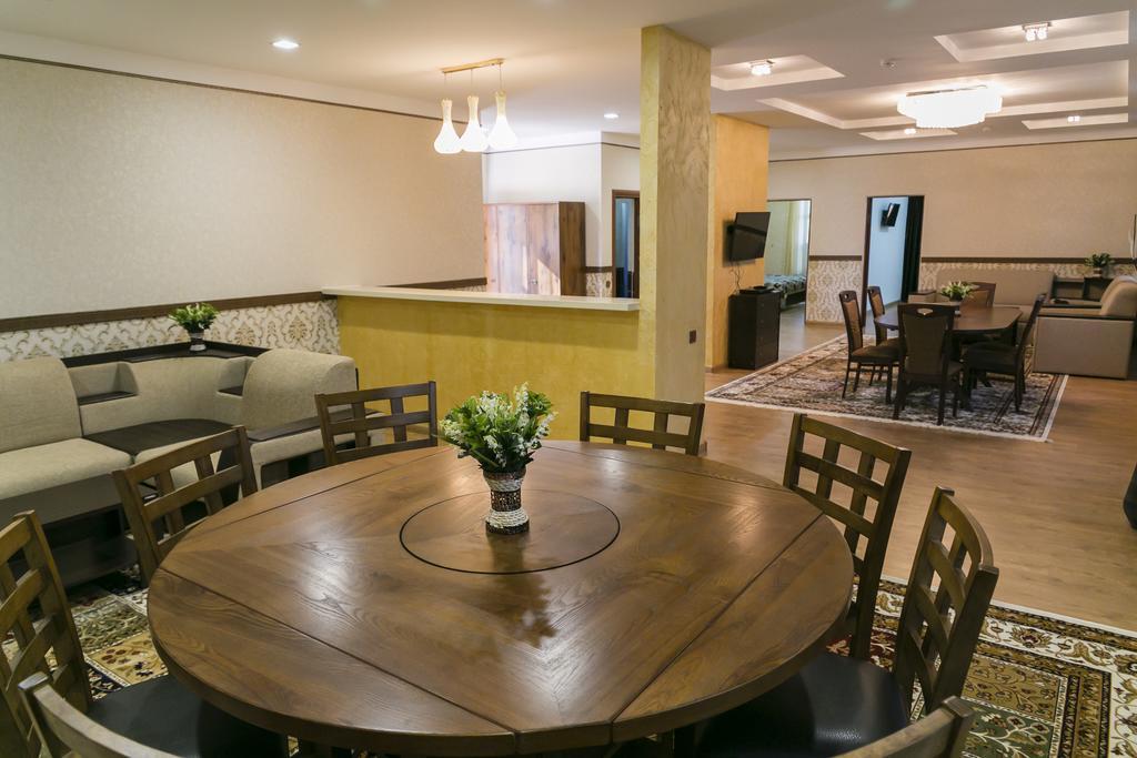 Green Land Hotel Aktobe Exterior foto