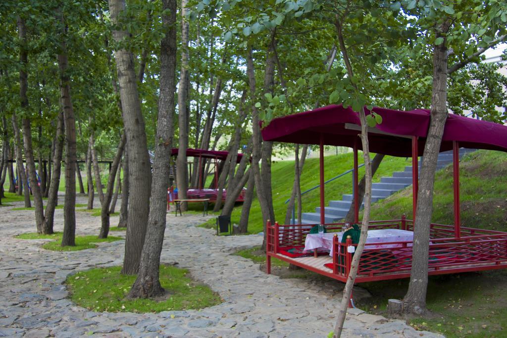 Green Land Hotel Aktobe Exterior foto